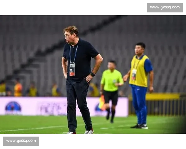 斯卢茨基致申花球迷：你们的高度，是球队最需要的力量