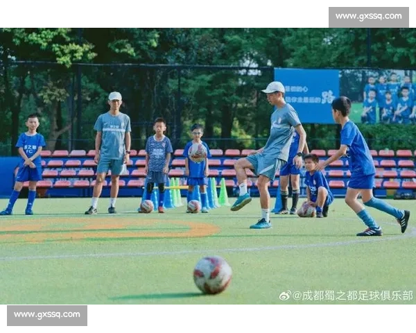 阿尔巴盛赞恩里克:世界最佳教练,足球与人生导师 阿尔巴盛赞恩里克:世界最佳教练,足球与人生导师