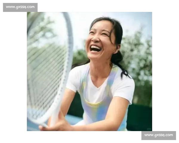 贾玲汪顺网球场燃爆!高马尾短裙造型掀起青春风暴 贾玲汪顺网球场燃爆!高马尾短裙造型掀起青春风暴